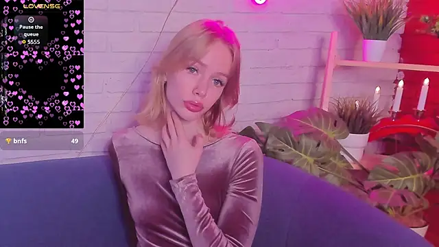 Poly Sweet online show from June 5, 6:52 am