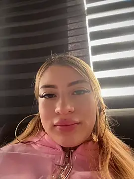 Snapshot of Jessy_Queen chatting on August 3, 1:05 pm Jessy Queen online show from August 3, 1:05 pm