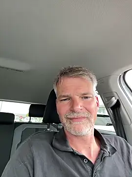 Snapshot of Thor-82 chatting on June 1, 12:18 pm Thor-82 online show from June 1, 12:18 pm