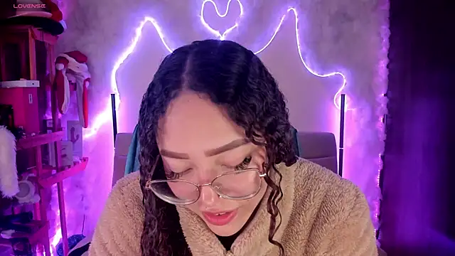 Snapshot of liz_martins1 chatting on August 4, 3:32 am liz martins1 online show from August 4, 3:32 am
