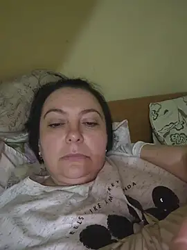 Snapshot of EmmaEmmy40 chatting on June 4, 6:25 pm EmmaEmmy40 online show from June 4, 6:25 pm