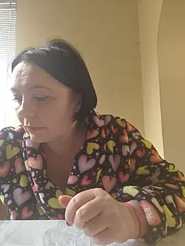 Snapshot of EmmaEmmy40 chatting on June 17, 5:14 pm EmmaEmmy40 online show from June 17, 5:14 pm