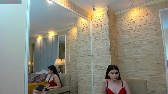 Snapshot of tenny_shy chatting on June 24, 7:35 pm tenny shy online show from June 24, 7:35 pm