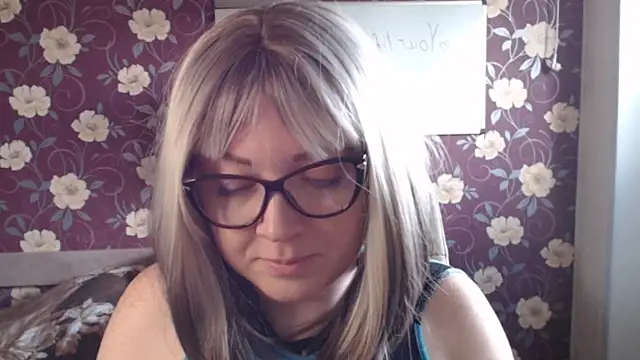 Kate R online show from May 30, 8:33 am
