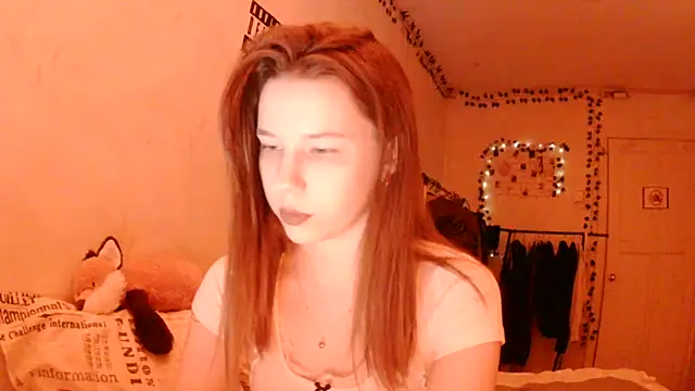 Snapshot of PollyStix chatting on June 15, 6:32 pm PollyStix online show from June 15, 6:32 pm