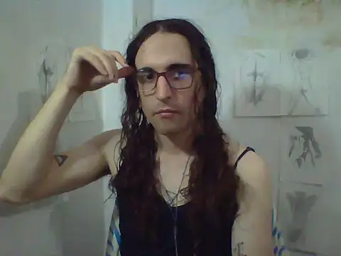 Snapshot of LaCuerva chatting on June 9, 8:42 pm LaCuerva online show from June 9, 8:42 pm