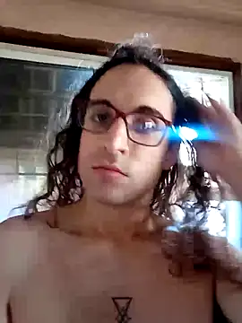 Snapshot of LaCuerva chatting on June 11, 4:16 pm LaCuerva online show from June 11, 4:16 pm
