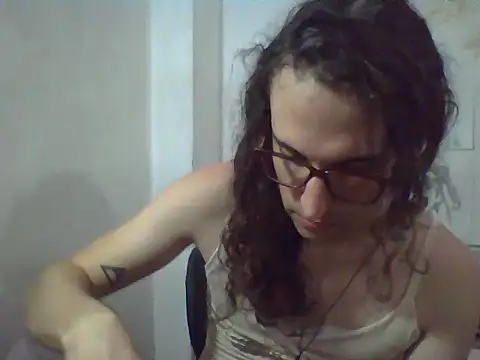 Snapshot of LaCuerva chatting on June 22, 7:00 pm LaCuerva online show from June 22, 7:00 pm