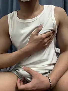 LucasHuynh online show from May 4, 5:31 pm