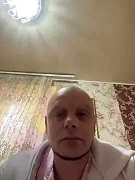 Snapshot of alesio_alesio80 chatting on May 12, 10:45 am alesio alesio80 online show from May 12, 10:45 am