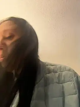 Snapshot of Cloe-Fire chatting on May 12, 11:18 am Cloe-Fire online show from May 12, 11:18 am