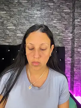 Snapshot of Cloe-Fire chatting on May 15, 11:28 am Cloe-Fire online show from May 15, 11:28 am