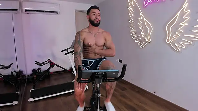 Axel power  online show from May 8, 3:34 am