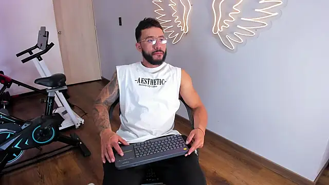 Axel power  online show from May 9, 3:34 am