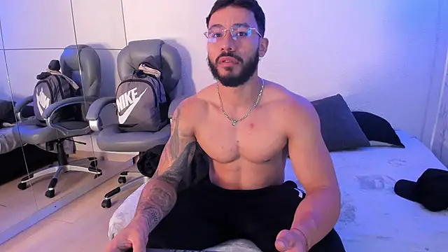 Axel power  online show from May 12, 3:14 am