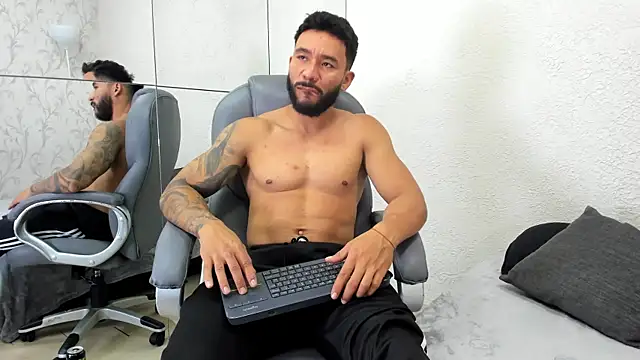 Axel power  online show from May 24, 3:33 am