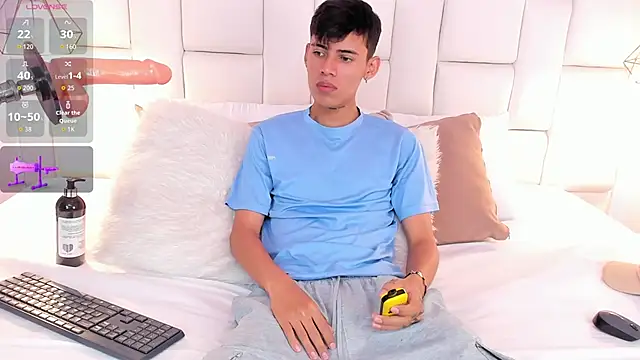 Snapshot of JacobFerrer chatting on May 27, 6:38 pm JacobFerrer online show from May 27, 6:38 pm
