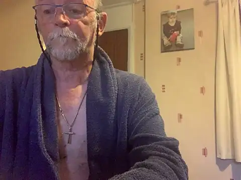 Snapshot of Moonraker64 chatting on June 11, 5:16 am Moonraker64 online show from June 11, 5:16 am