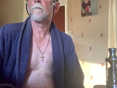 Snapshot of Moonraker64 chatting on June 23, 5:27 am Moonraker64 online show from June 23, 5:27 am