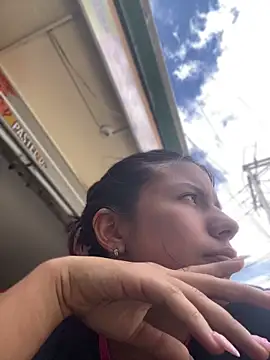 Snapshot of FernandaHils chatting on June 6, 5:39 pm FernandaHils online show from June 6, 5:39 pm
