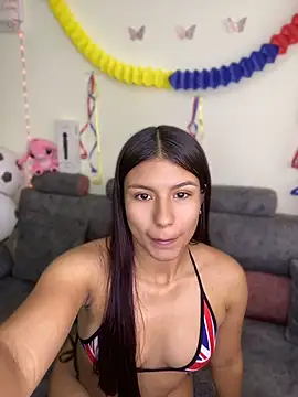Snapshot of FernandaHils chatting on June 16, 8:55 pm FernandaHils online show from June 16, 8:55 pm