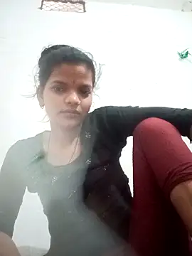 Snapshot of Student_garl_1 chatting on May 12, 12:52 am Student garl 1 online show from May 12, 12:52 am