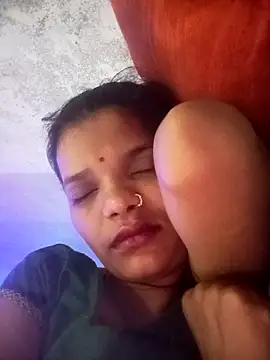 Snapshot of Student_garl_1 chatting on May 18, 11:54 pm Student garl 1 online show from May 18, 11:54 pm