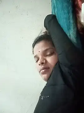 Snapshot of Student_garl_1 chatting on May 23, 12:16 am Student garl 1 online show from May 23, 12:16 am