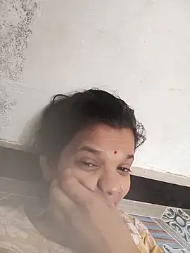 Snapshot of Student_garl_1 chatting on May 24, 3:33 am Student garl 1 online show from May 24, 3:33 am