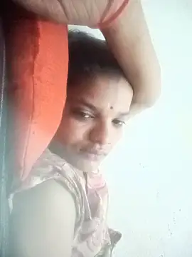 Snapshot of Student_garl_1 chatting on May 24, 7:19 pm Student garl 1 online show from May 24, 7:19 pm
