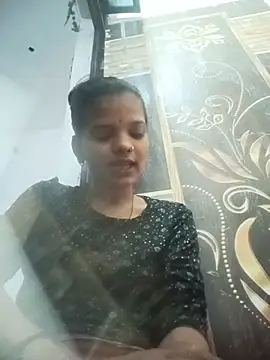 Snapshot of Student_garl_1 chatting on May 28, 12:08 am Student garl 1 online show from May 28, 12:08 am