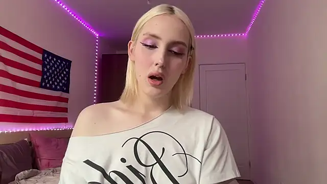 llinabarbie online show from August 3, 3:05 pm