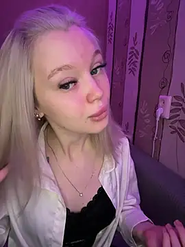 Snapshot of Velvet_Doll_ chatting on June 9, 4:24 am Velvet Doll online show from June 9, 4:24 am
