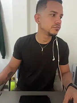 angel silva  online show from June 27, 4:39 am