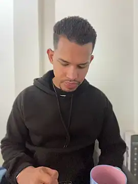 angel silva  online show from June 28, 5:57 am