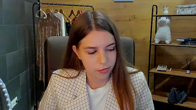 Snapshot of RuthhCox chatting on May 15, 1:18 pm RuthhCox online show from May 15, 1:18 pm
