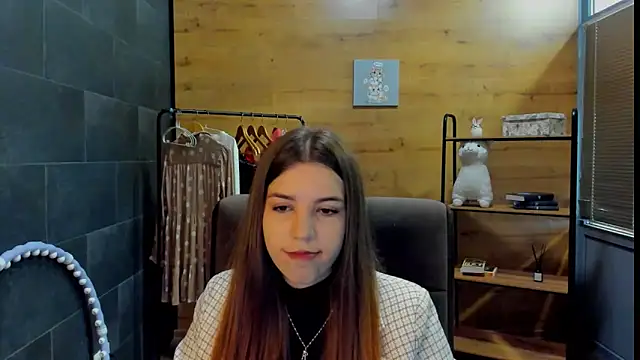 Snapshot of RuthhCox chatting on May 18, 9:37 am RuthhCox online show from May 18, 9:37 am