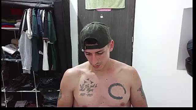 Snapshot of RaulRico chatting on May 12, 3:03 am RaulRico online show from May 12, 3:03 am