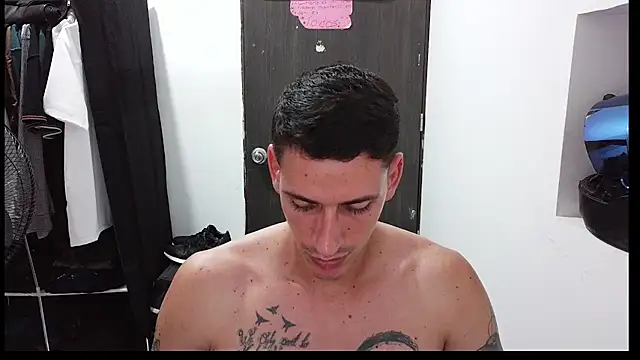 Snapshot of RaulRico chatting on July 3, 1:56 am RaulRico online show from July 3, 1:56 am