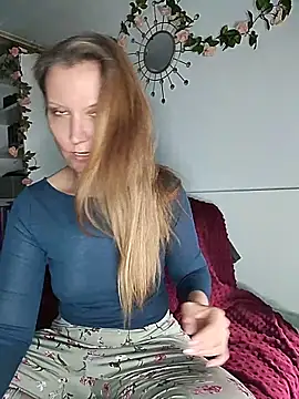 Candy Cougar online show from May 6, 7:13 am