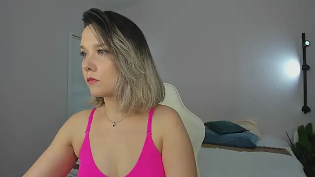 Nikki Mi1k online show from June 13, 1:14 am