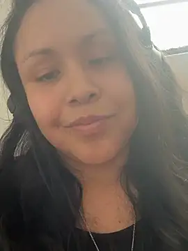 Snapshot of KeniaLuna chatting on February 24, 9:13 pm KeniaLuna online show from February 24, 9:13 pm