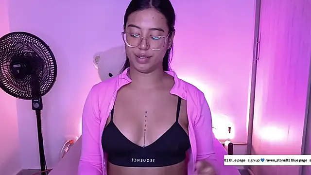 Snapshot of Raven_stonee01 chatting on July 7, 12:35 am Raven stonee01 online show from July 7, 12:35 am