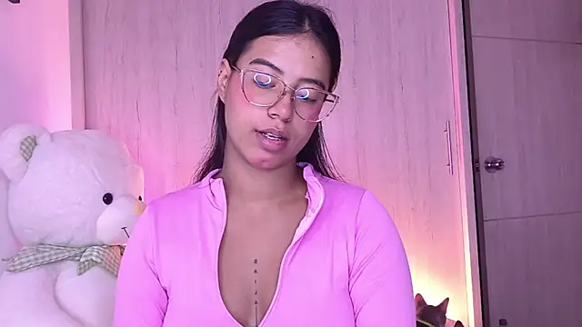 Snapshot of Raven_stonee01 chatting on July 22, 12:13 am Raven stonee01 online show from July 22, 12:13 am