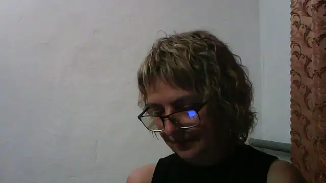 ElizabethGorden online show from July 12, 6:32 pm