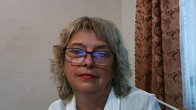 ElizabethGorden online show from July 30, 4:50 pm