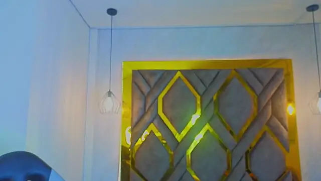 Snapshot of Ey_Im_simone_ chatting on May 19, 12:11 pm Ey Im simone online show from May 19, 12:11 pm