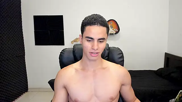 Snapshot of chicozen chatting on June 5, 4:24 pm chicozen online show from June 5, 4:24 pm