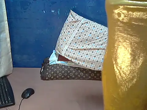 hotchilimom online show from November 23, 9:14 pm