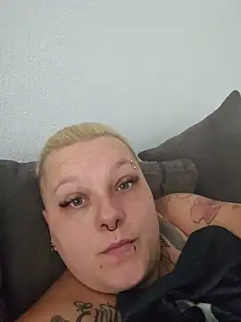 Snapshot of Lady_Peggi chatting on June 11, 6:11 am Lady Peggi online show from June 11, 6:11 am